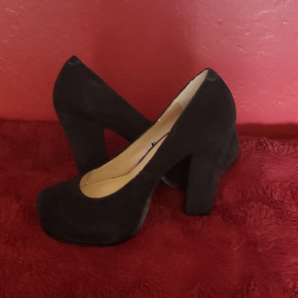 Carlos Santana Suede Bettie Pinup Platforms  8 M